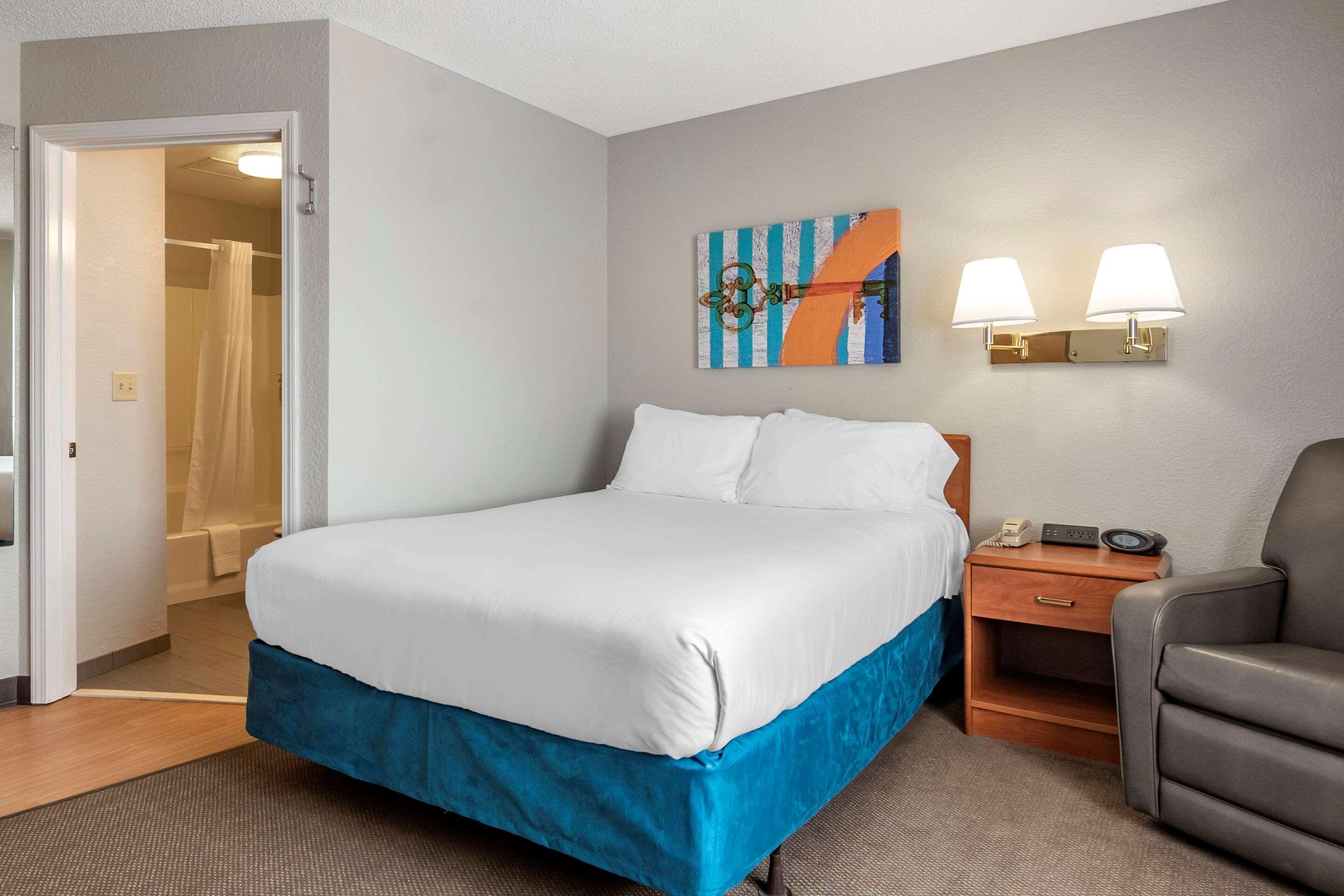 Mainstay Suites Емпория Екстериор снимка