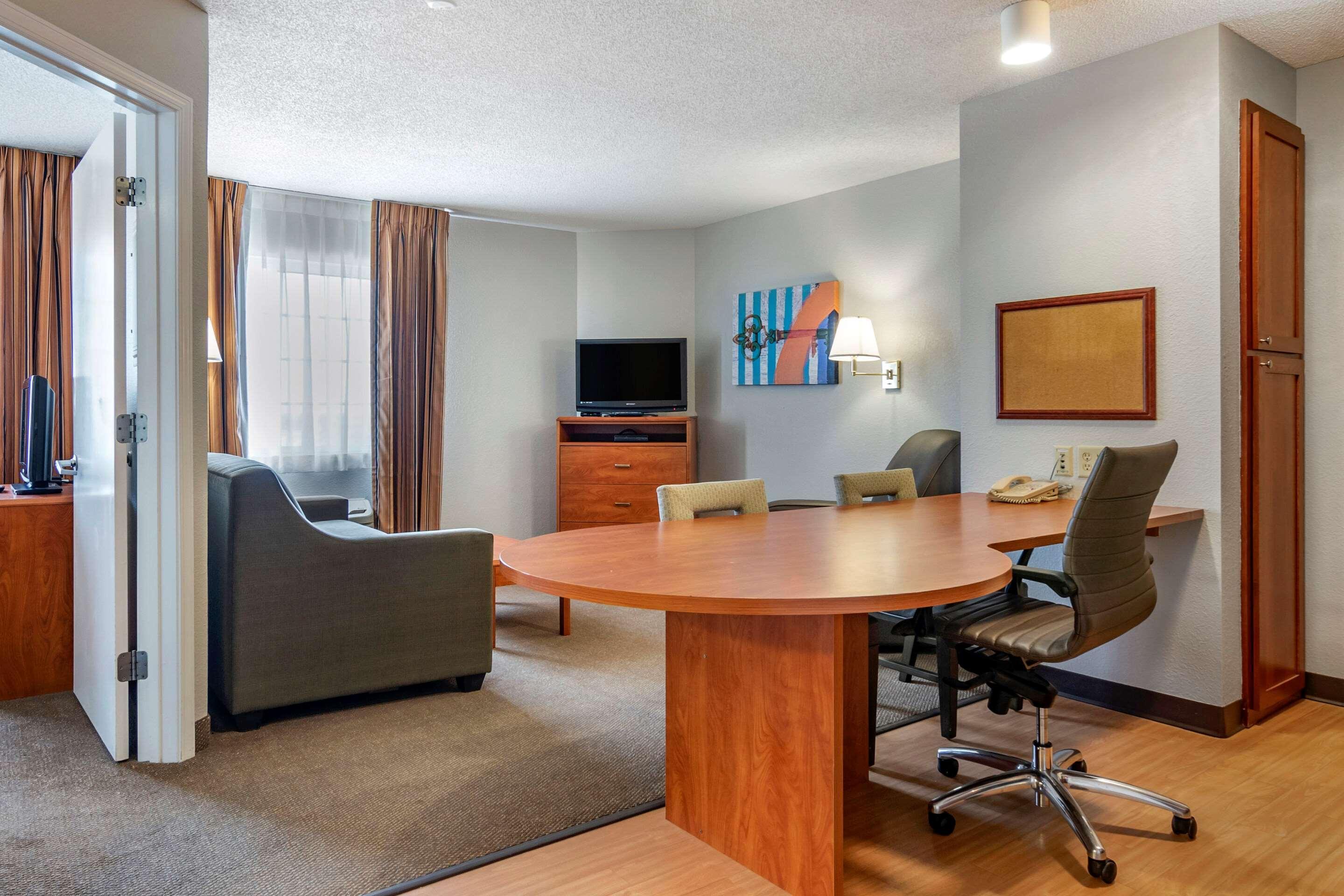Mainstay Suites Емпория Екстериор снимка