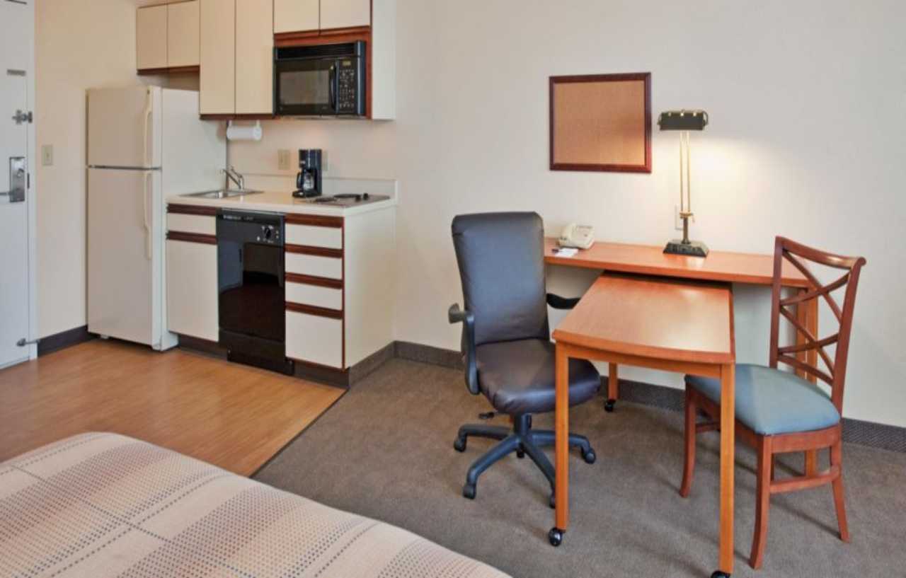 Mainstay Suites Емпория Екстериор снимка